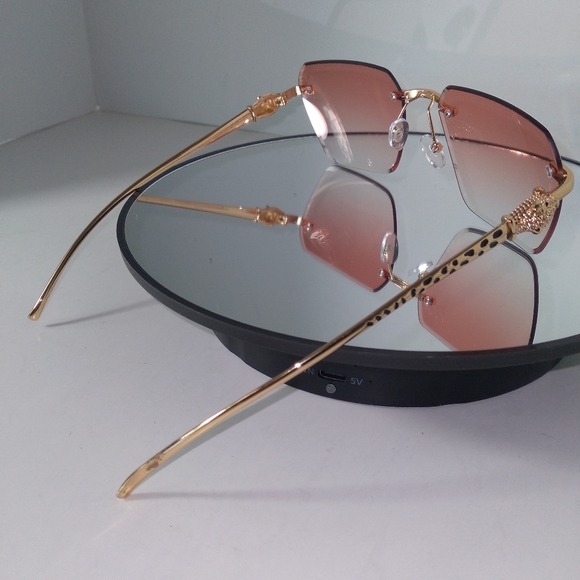 Orange Gradient Lens Gold-Tone Animal Print Design Frame Sunglasses - Picture 6 of 7